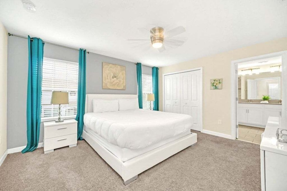 Beautiful Paradise Palms Retreat 4 Bedroom Townhouse