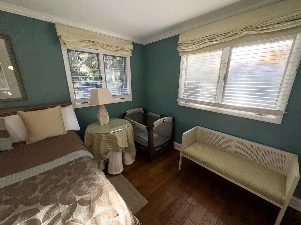 290 Tarpon Blvd view 2