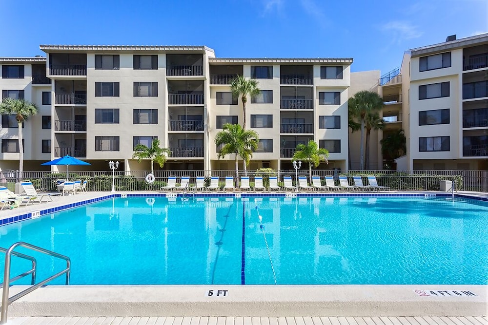 Santa Maria 208 by Distinctive Beach Rentals