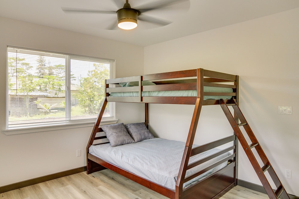 Keaau Getaway w/ Patio, 3 Mi to Shipman Beach!