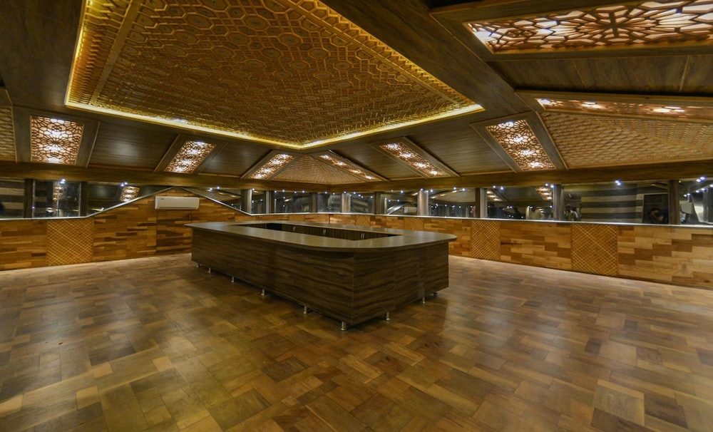 meeting & event spaces
