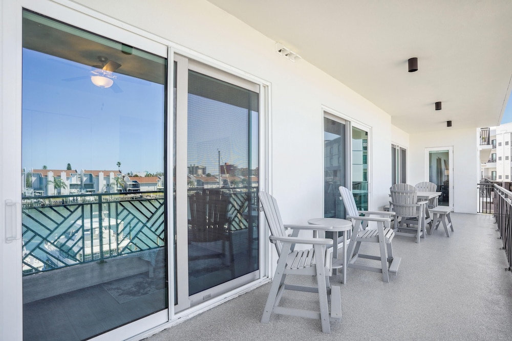 The Harbor Condo 305 - Premier