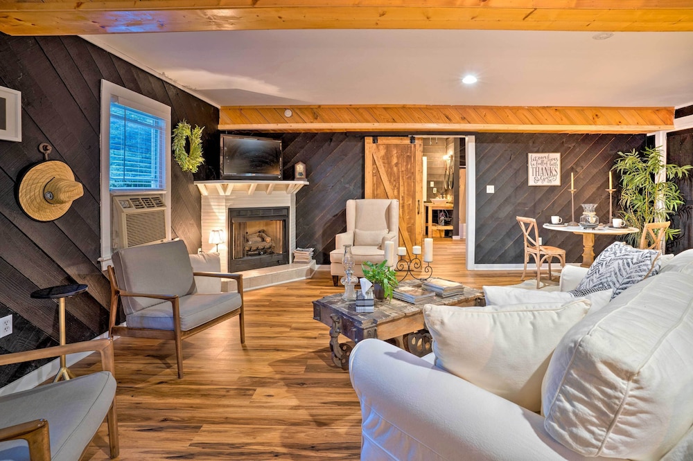 Richburg Vacations - Country-chic Studio w/ Pool  Stable Access! - Property Image 5