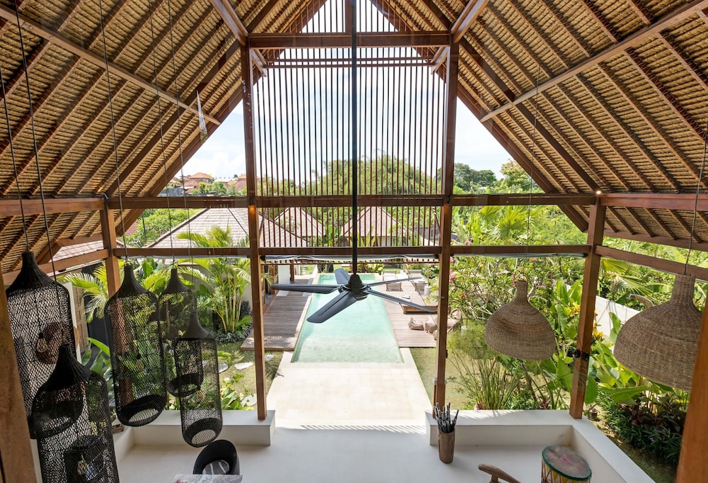 Villa Chempaka by Alfred in Bali - New Luxe Tropical 4BR Dream Villa in Canggu