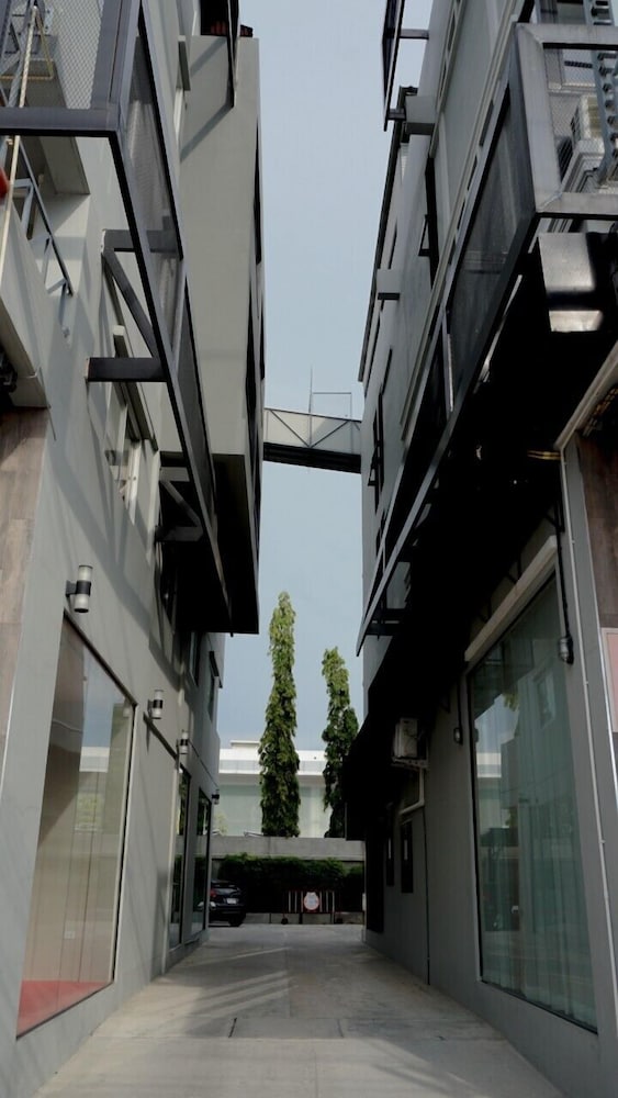 B-Black Hotel Chonburi