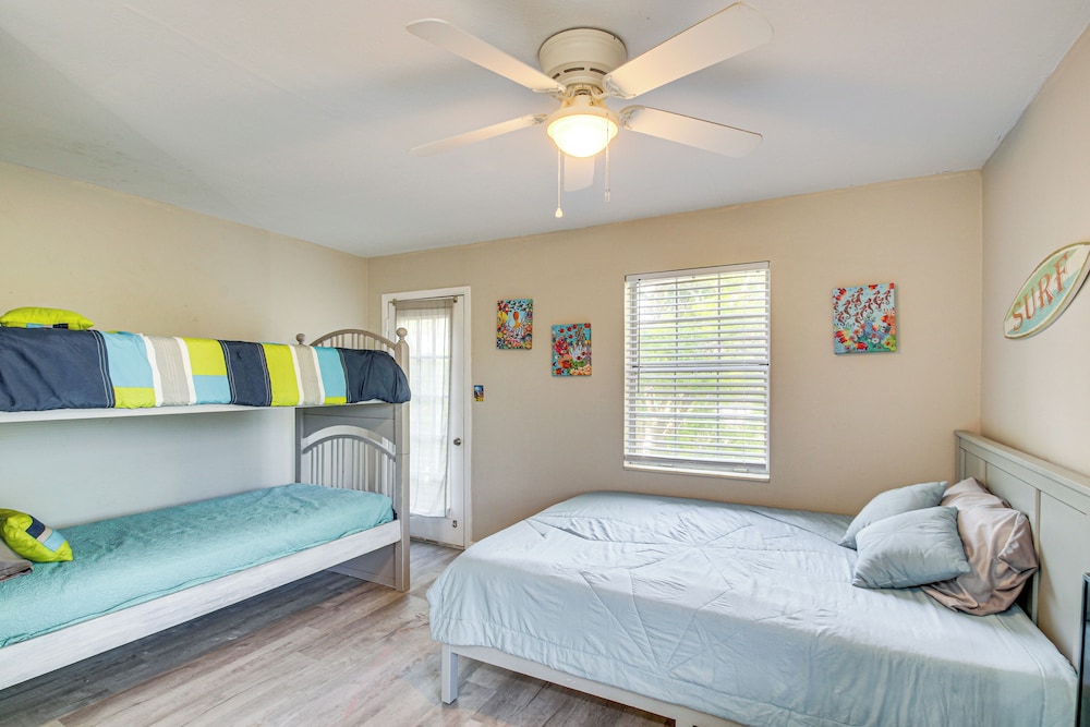 Bayfront Haven: Group Getaway in Milton!