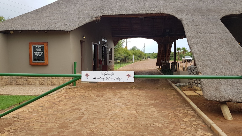 Monateng Safari Lodge view 4