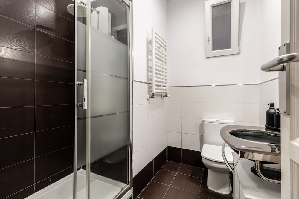 Pino - 3 Bedroom in Chamber