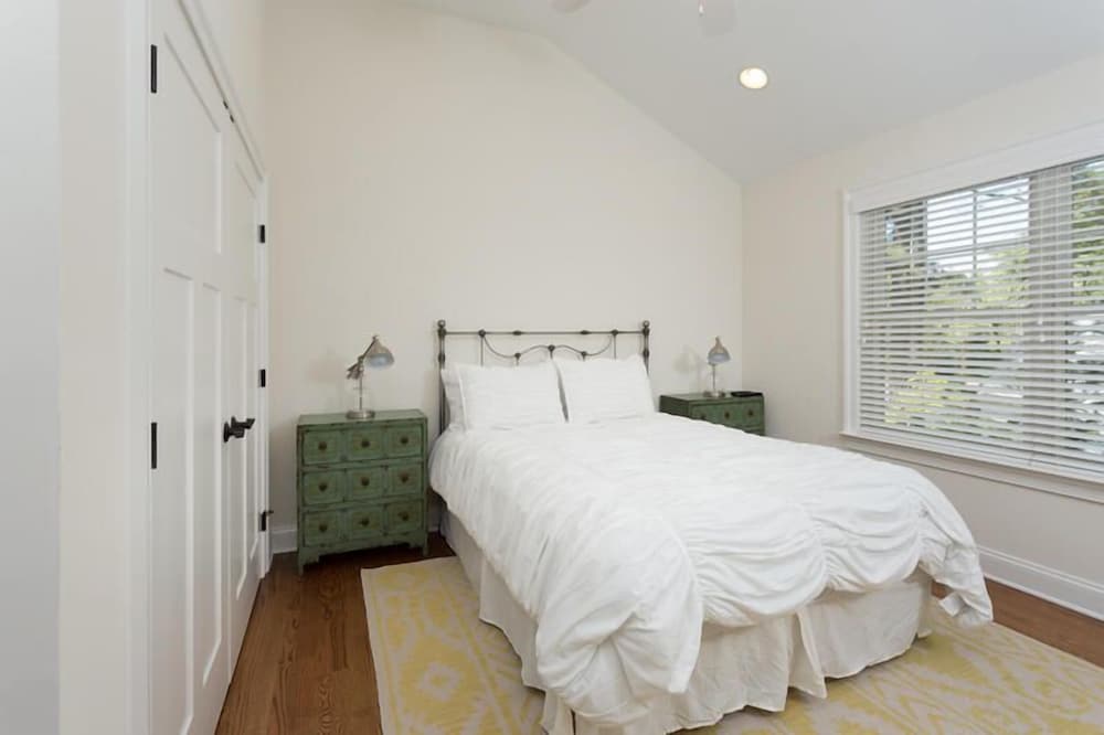 Columbia Avenue 34