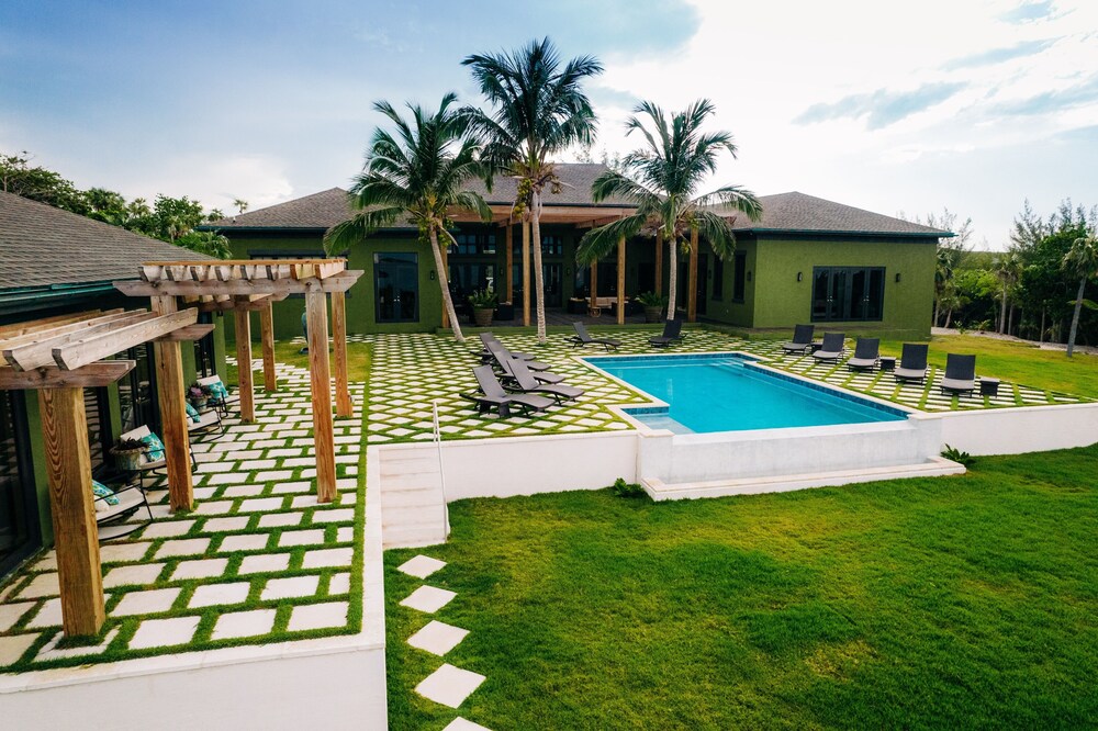 Yellowbird 9 Bedroom Home