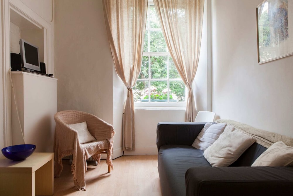 1 Bedroom Apartment on Charming St Stephen Street