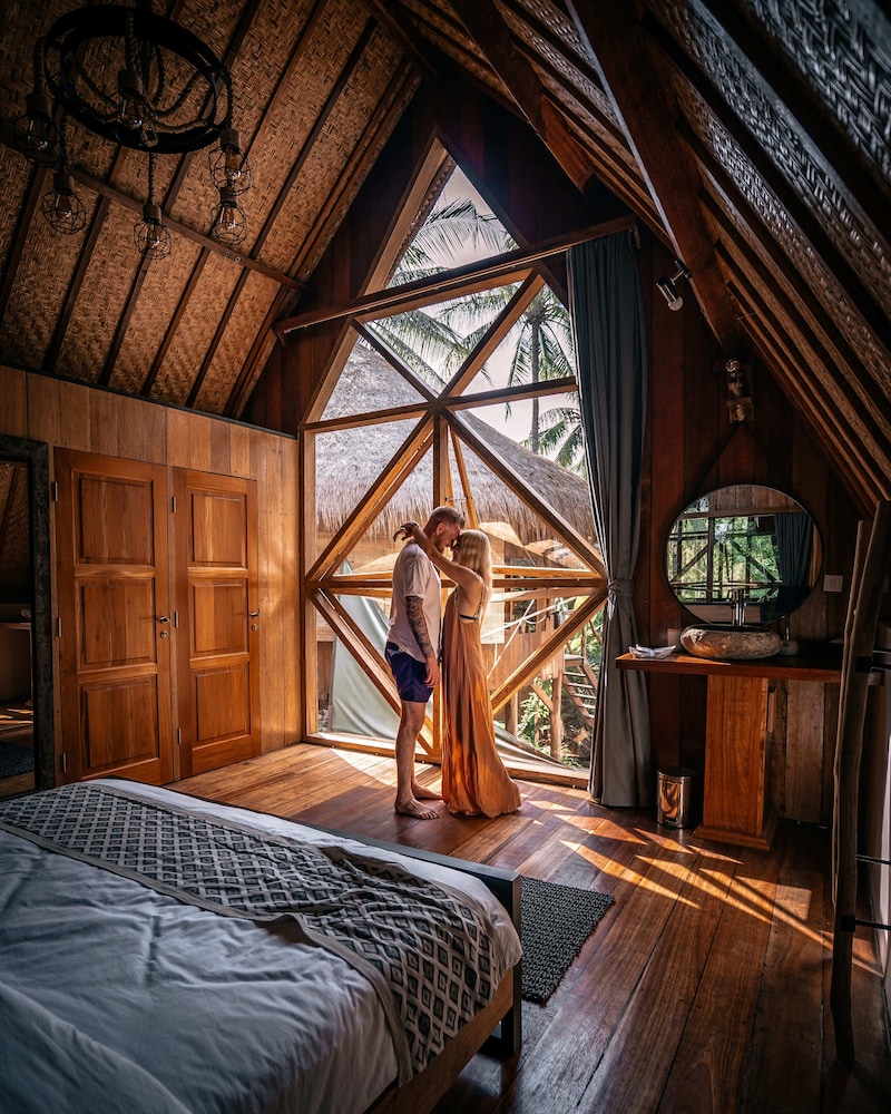Gili Treehouses