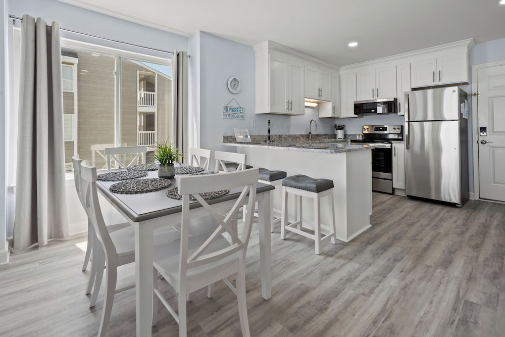 Raintree Villas 2F