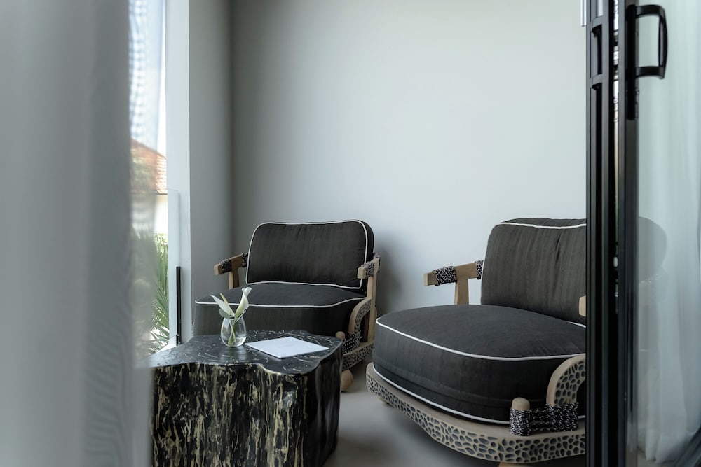 AMO Residences