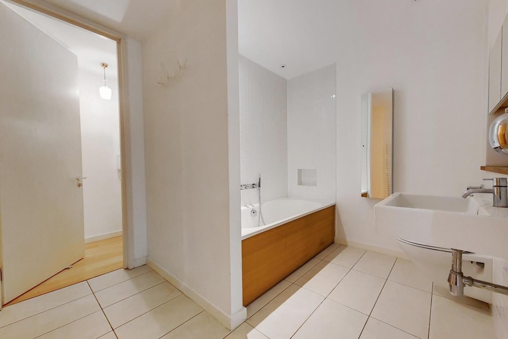 Greenwich Mill - Modern Comfort & Historic Charm