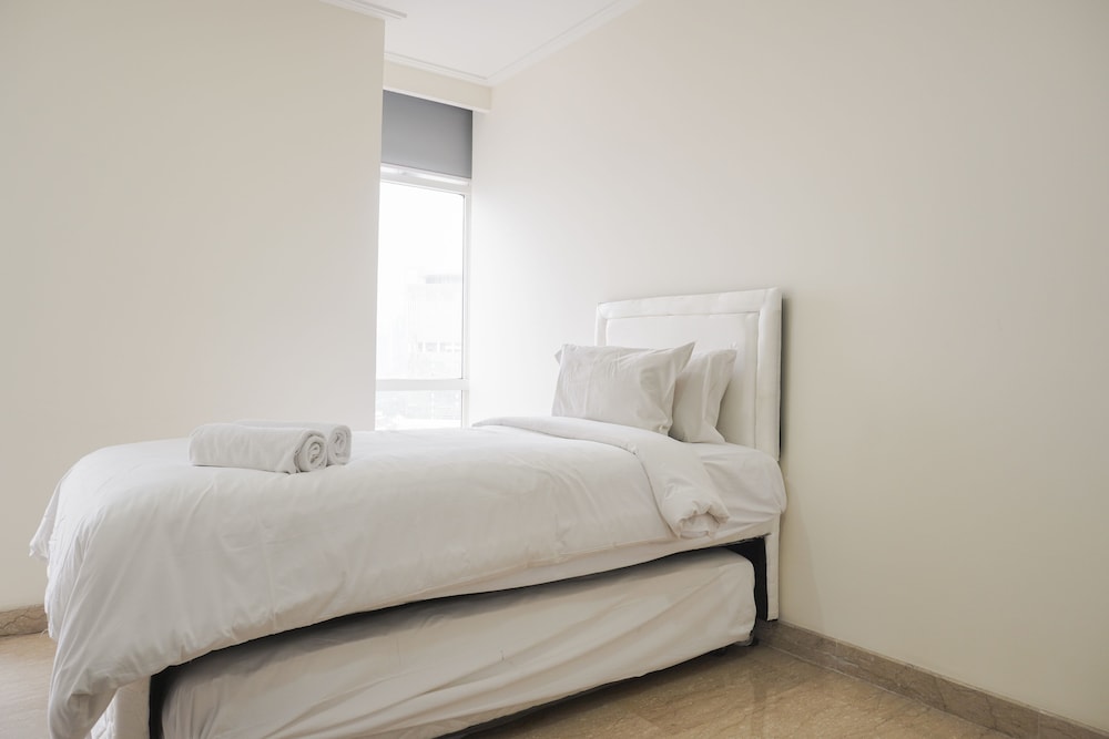 Elegant and Spacious 3BR Menteng Park Apartment, 자카르타 - 10