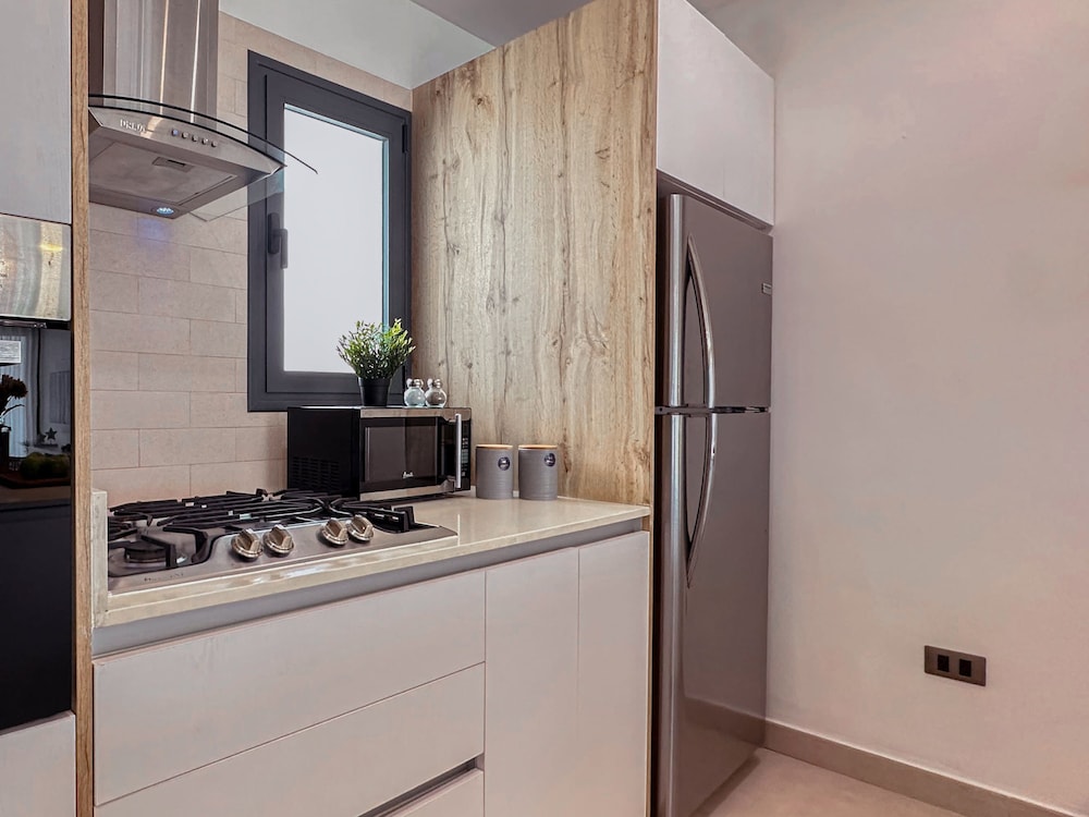 Fantastic Beach Penthouse With Rooftop BBQ