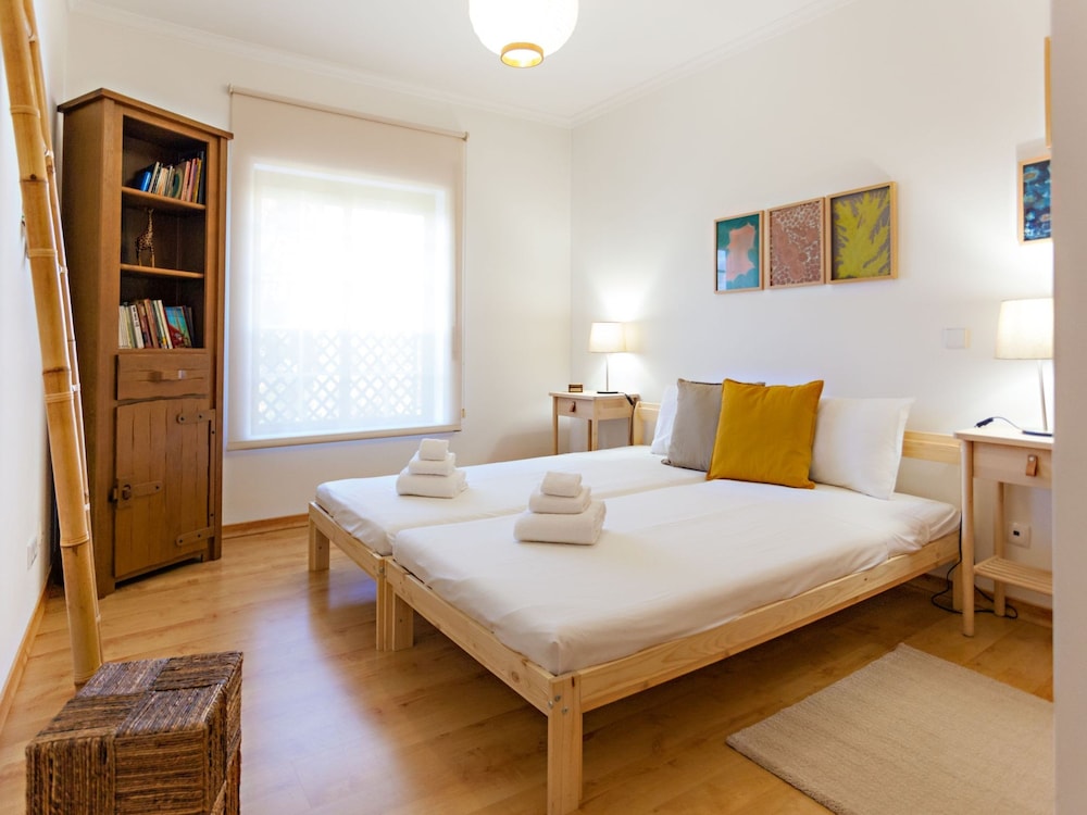 Alameda in Faro With 2 Bedrooms and 1 Bathrooms