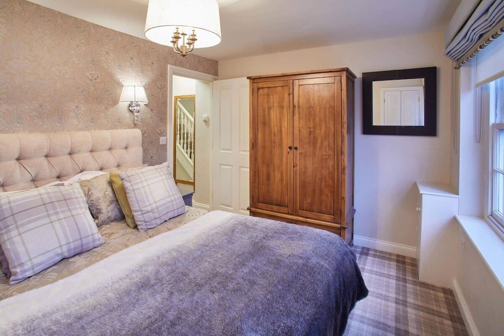 Host Stay Spyglass 1708