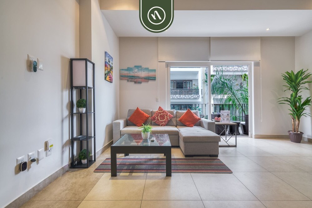 Amazing 1 BR Condo - Zona Romantica - Rooftop Pool