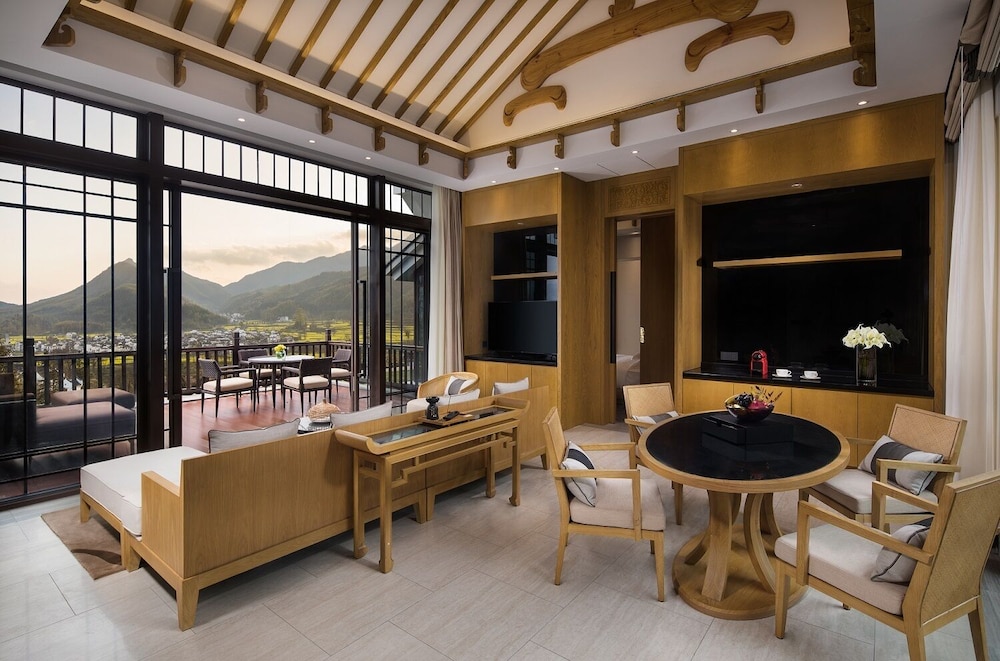 Banyan Tree Huangshan
