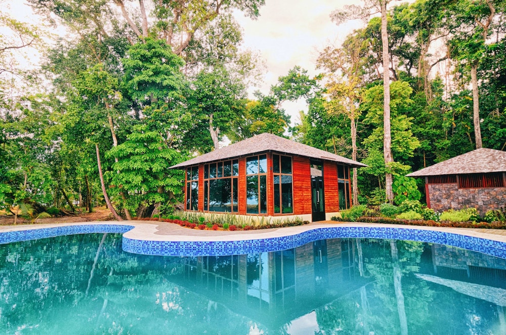Borneo Eagle Resort