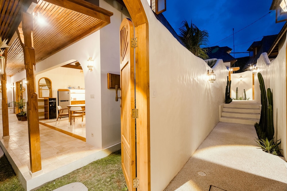 Villa Canggutopia 3 by Alfred in Bali - Tropical 1BR Villa in Heart of Canggu Echo Beach