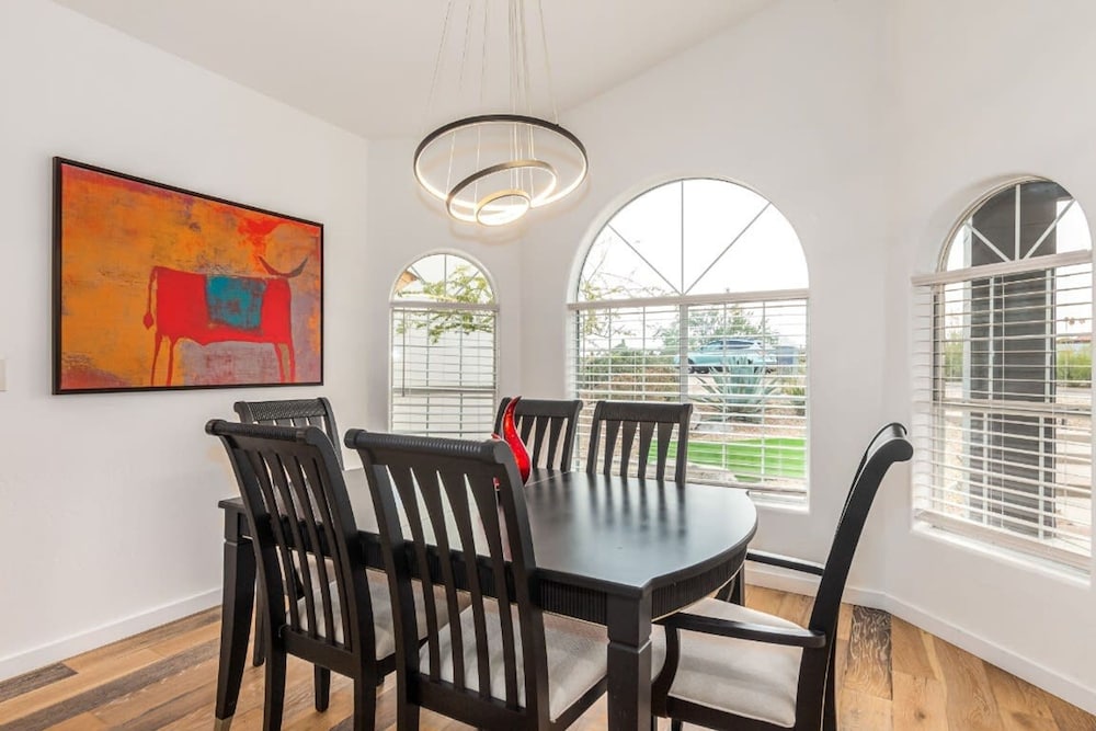 Sunburst Estate Htd Pool Putt Grn Sleeps 14