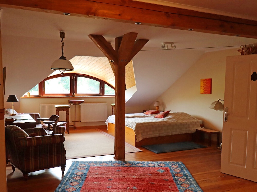 Besondere Ferienwohnung Bibliothek in Buschhagen view 2