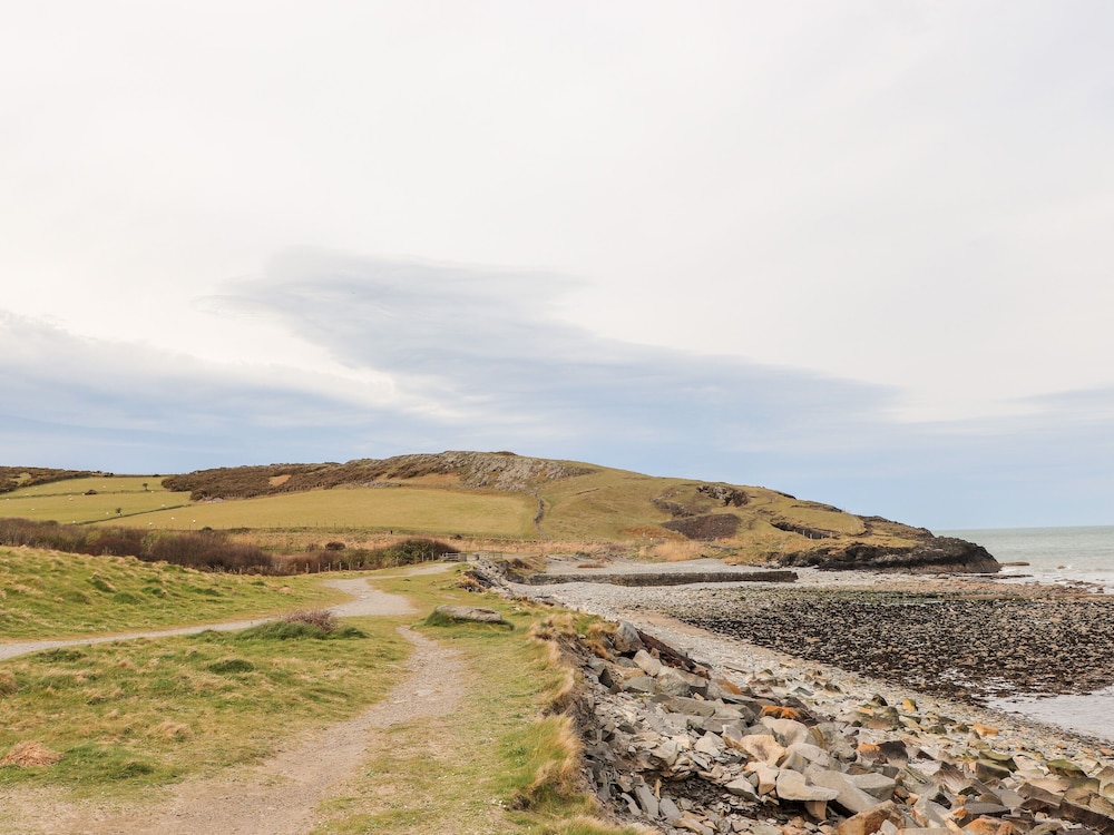 Mor a Mynydd