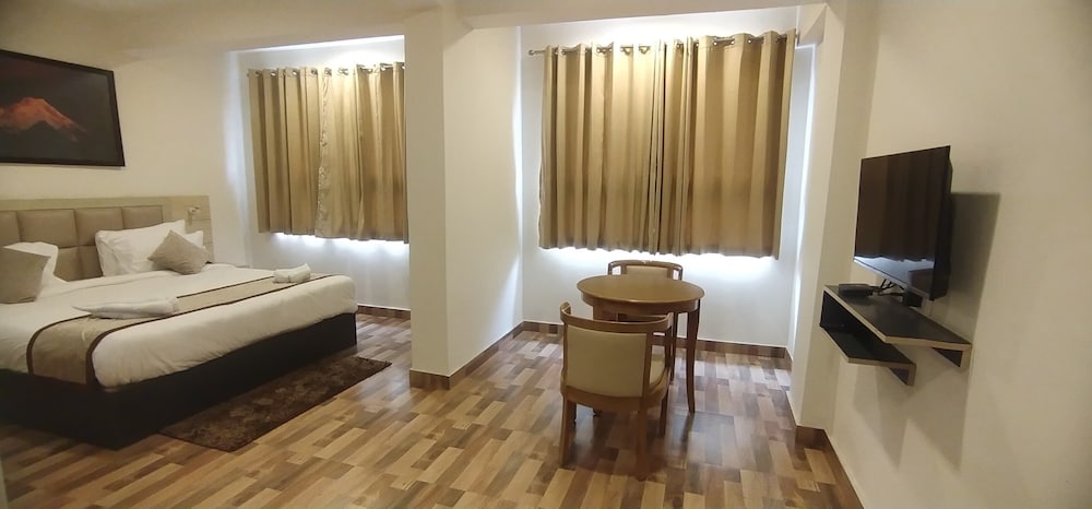 TVD Hotel Polaris Near Mg Marg