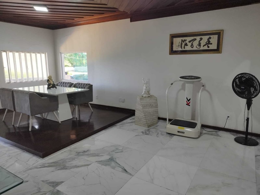 Casa com Piscina 50000 lts Área Gourmet