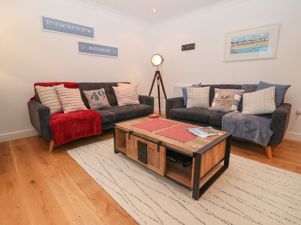 8 Pen Llanw Tides Reach
