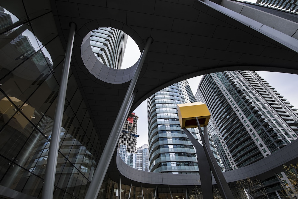 Royal Stays Condominiums - Downtown