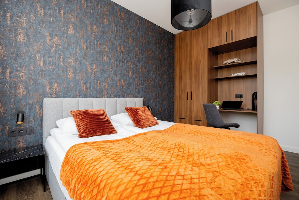 Ludwiki Apartment by Renters view 3