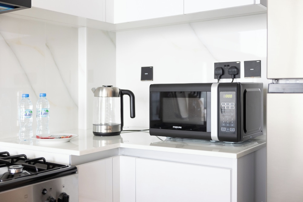 Bright 1BR in Binghatti Corner