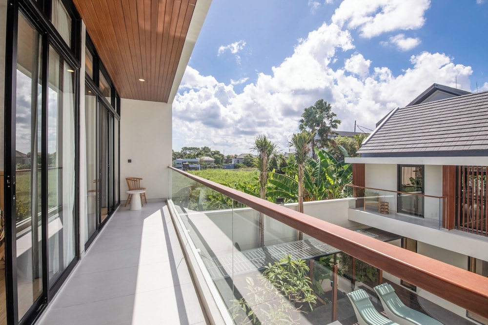 Elegant 3BR Escape Canggu AC 5min Shore