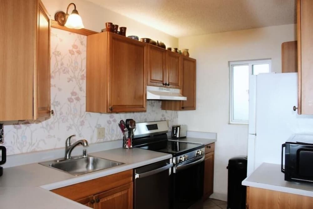 Menehune Shores, #118^ 3 Bedroom Condo