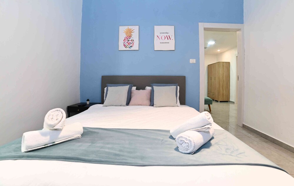 Yalarent Villa Viviana with private pool view 2