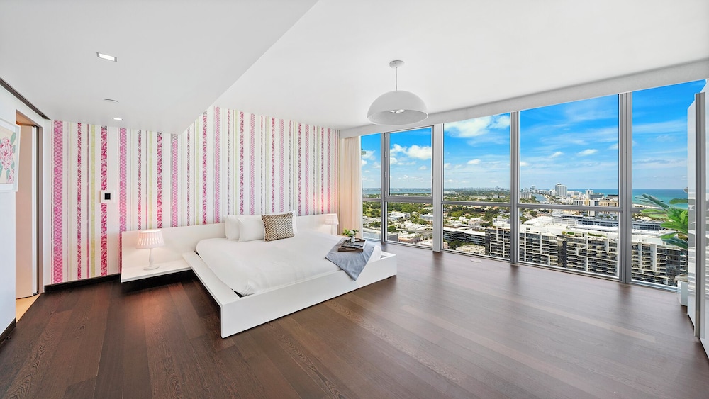Luxury Vacation Rentals at The Setai by LRMB