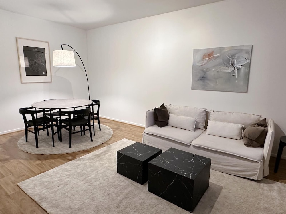 Bright & Cozy 2BR Home in Central Lahti