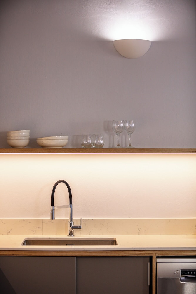 stylish apt up to 4 in Rethymno