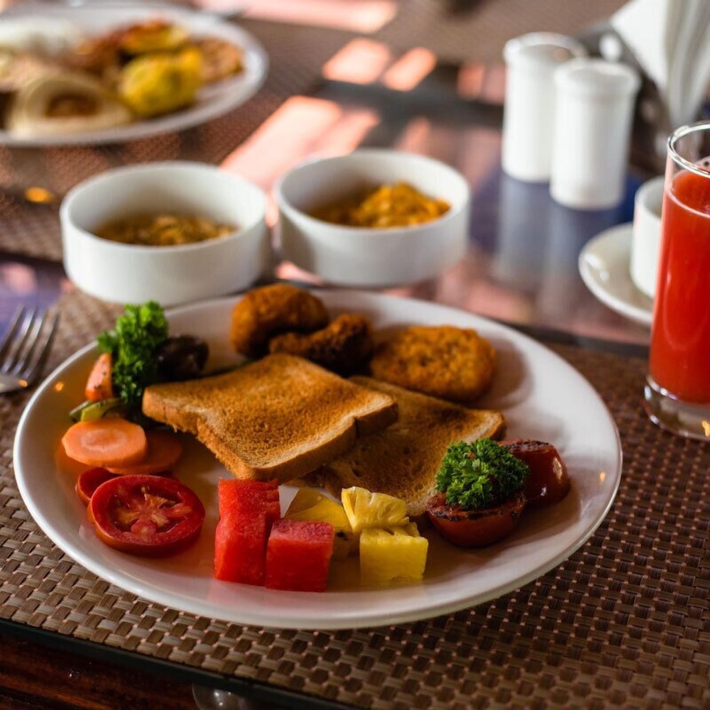 Food & Beverage
