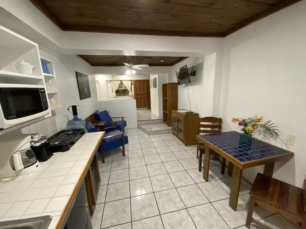 Mariposa Lodge