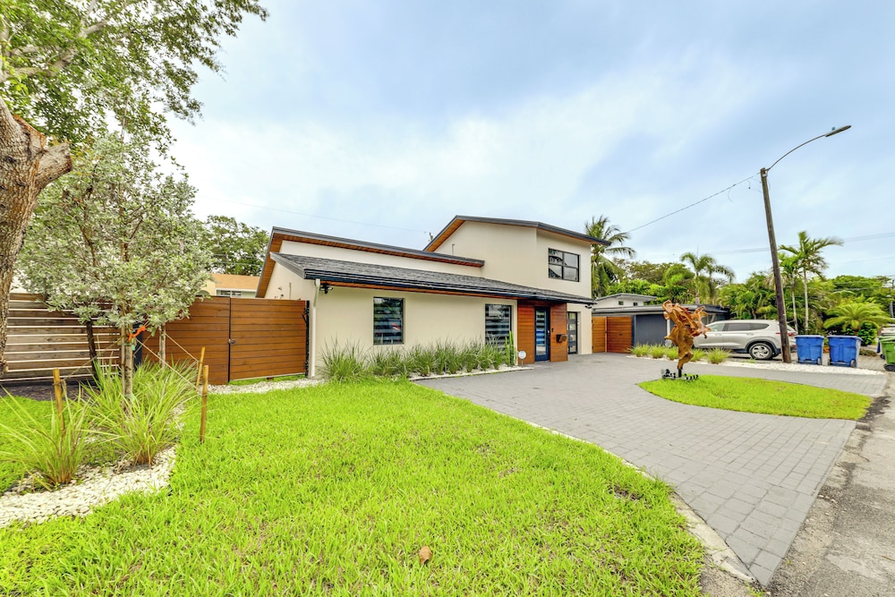 4 Mi to Beach: Modern Condo in Wilton Manors