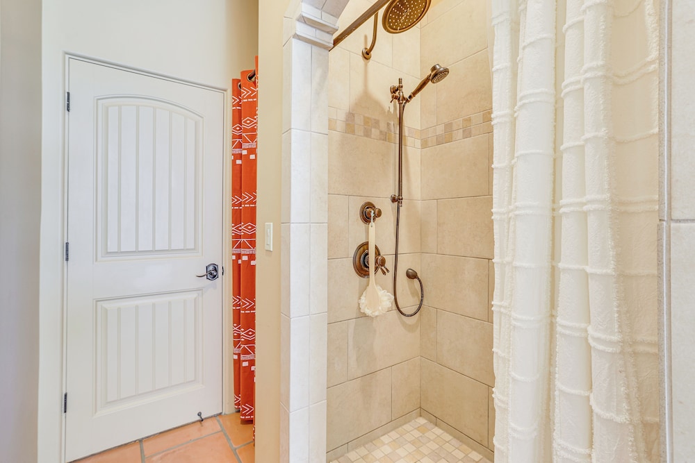 'the Hideaway' - Santa Fe-style Home in Rio Verde! view 2