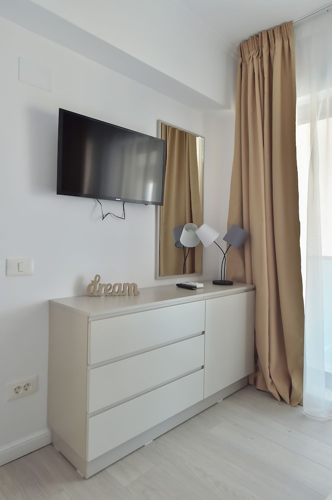 Wave 3 Promenada Apartments view 3