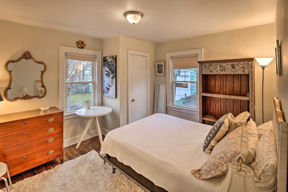 Bridgeport Vacations - Bridgeport Vacation Rental - Walk to Beach! - Property Image 29