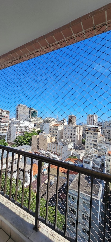 Sua Casa no Rio Ipanema 2Qts com Garagem
