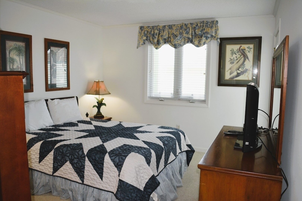 Beauty & The Beach-8B - 2 Br Home